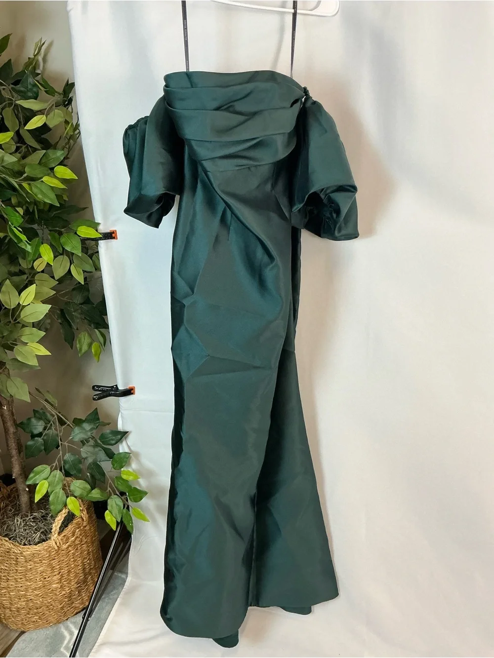 ALFRED SUNG Evergreen Off-the-Shoulder Puff Sleeve Satin Maxi Dress - Picture 2 of 8
